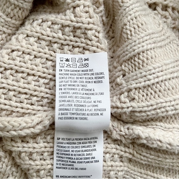 American Eagle • Crochet Knit Sweater in Natural, Balloon Sleeves, Size XS - Picture 12 of 12